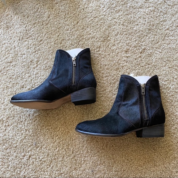 Brand New Seychelles Fur Booties - Picture 2 of 7